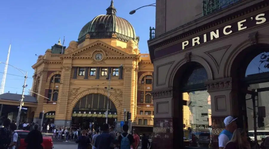 The Ultimate Guide to Auction Bazaars & Vintage Treasure Hunts in Melbourne